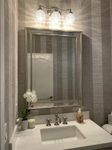 How Smart Bathroom Mirrors Enhance Your Daily Routine